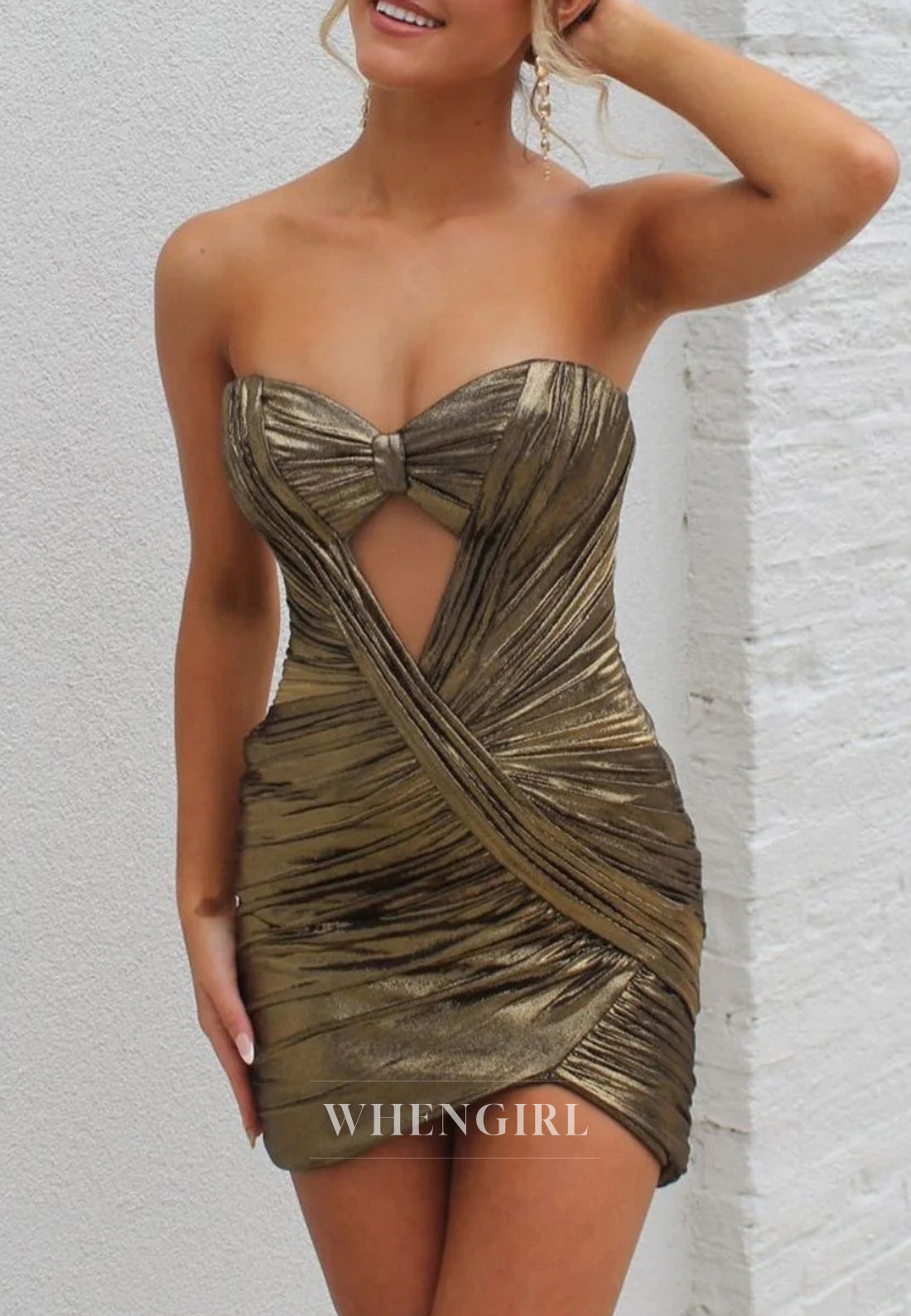 Sweetheart Sleeveless Cut Out Pleated Sheath Back Zipper Short Homecoming Dress