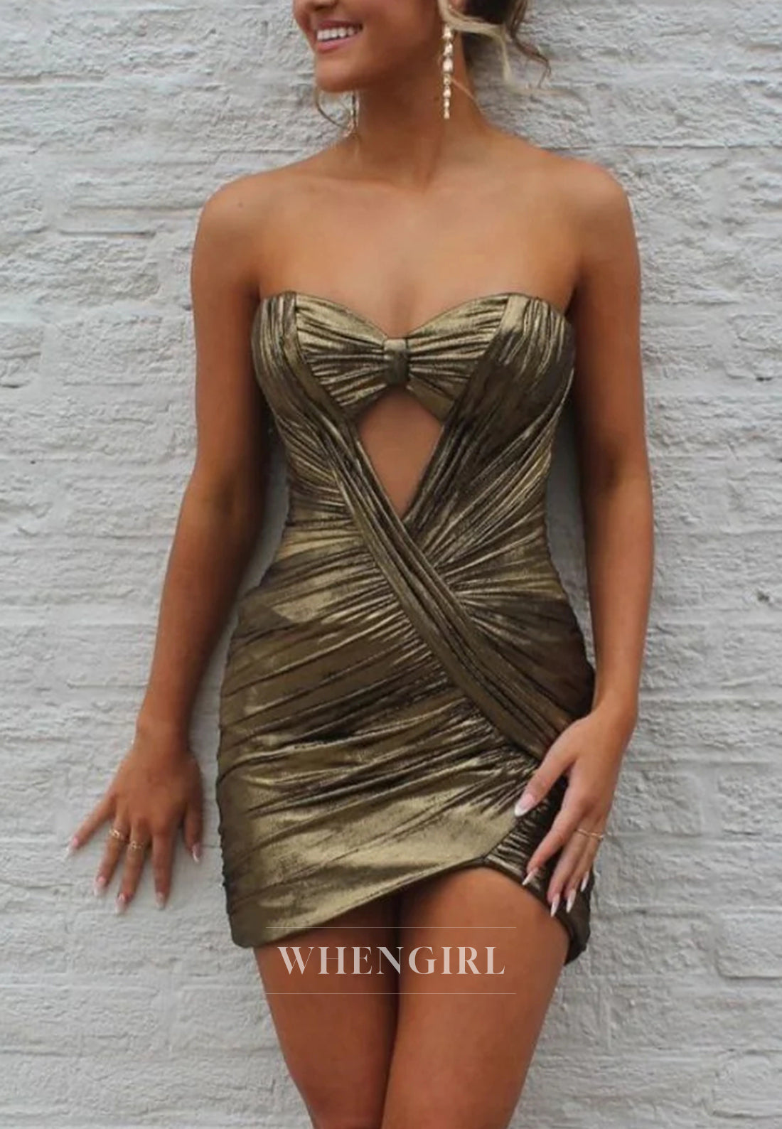 Sweetheart Sleeveless Cut Out Pleated Sheath Back Zipper Short Homecoming Dress