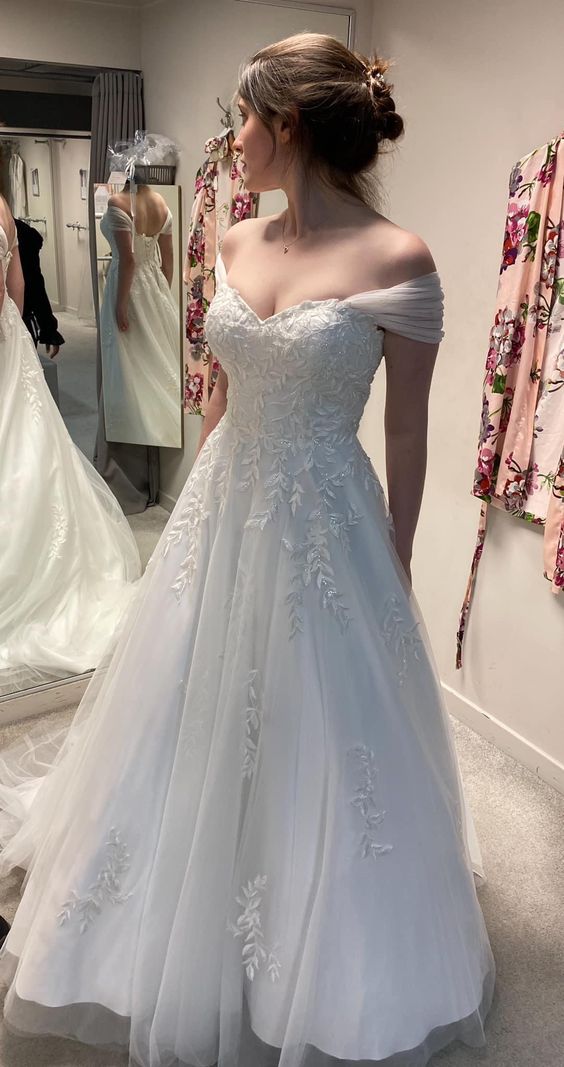 Off Shoulder Lace Wedding Dresses A-line Wedding Dress