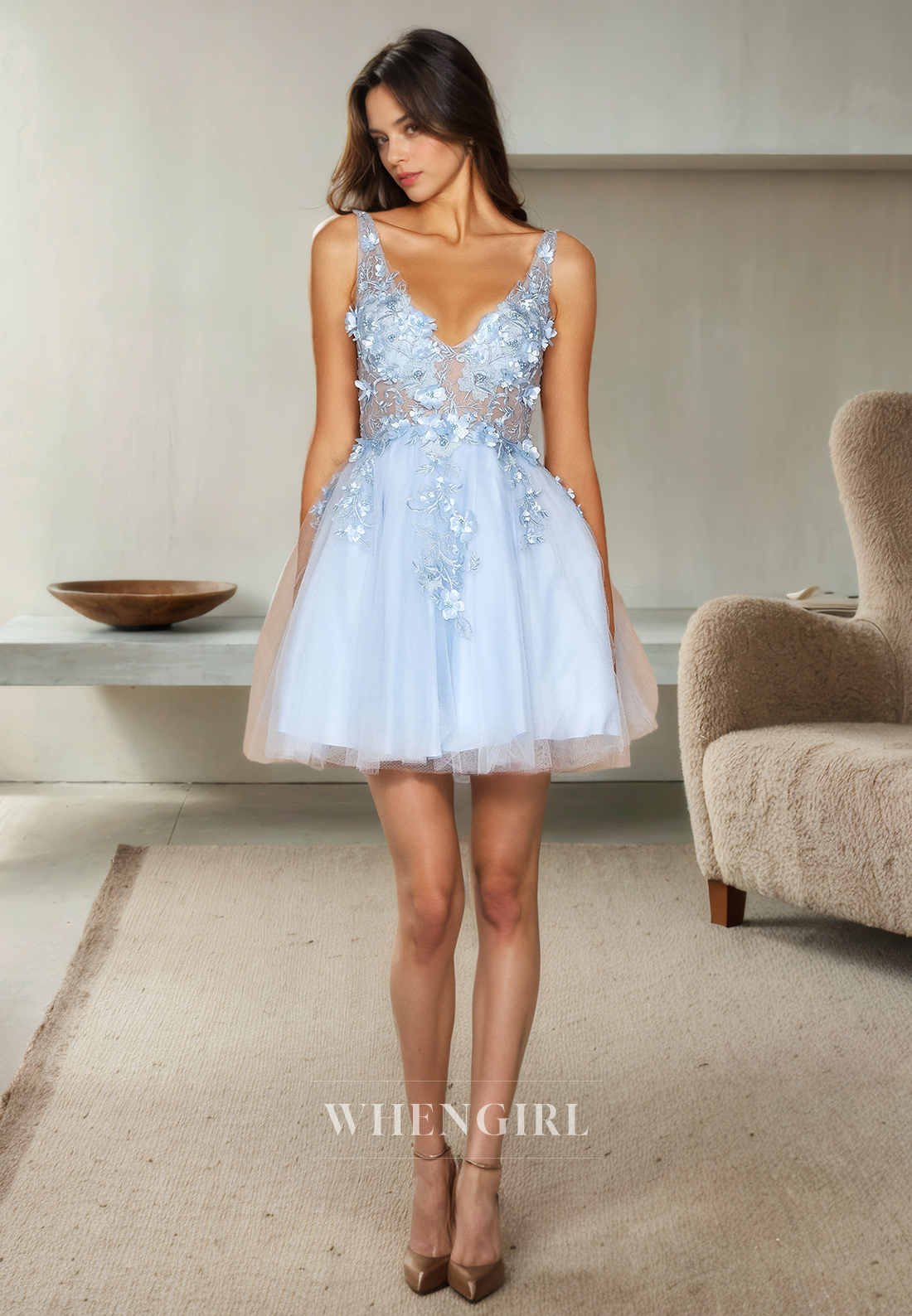 A-Line V Neck Straps Sleeveless Appliques Tulle Back Zipper Homecoming Dress