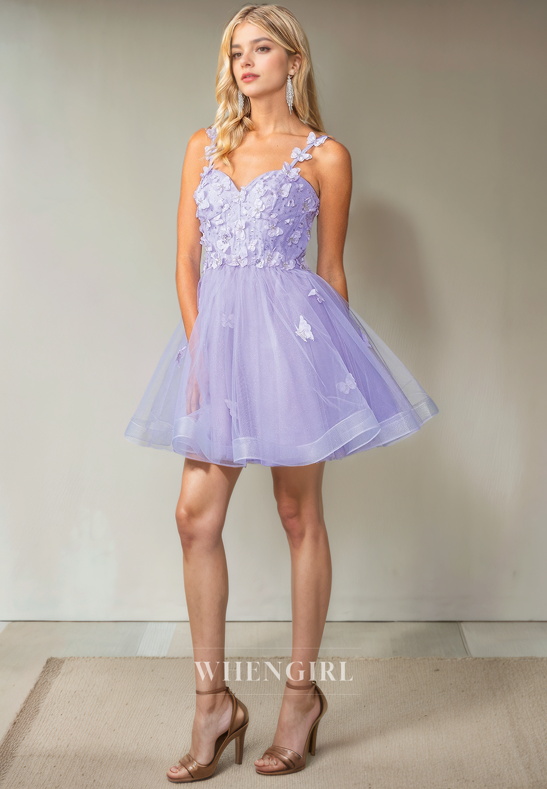 A-Line V Neck Straps Sleeveless Appliques Tulle Back Zipper Homecoming Dress