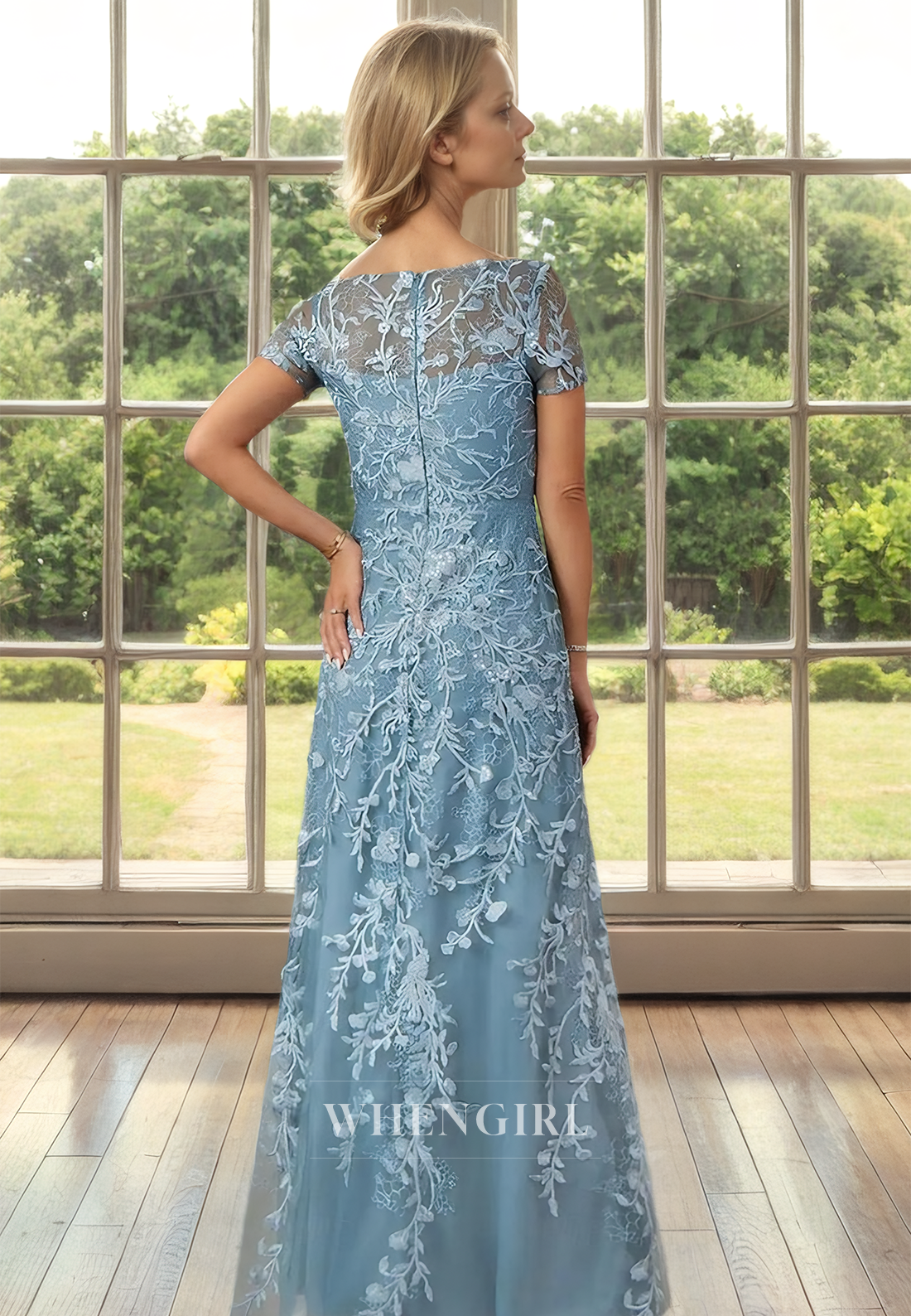 Glamorous&Dramatic Sheath Short Sleeves Scoop Neck Cocktail Dress with Appliques Mother of Bride