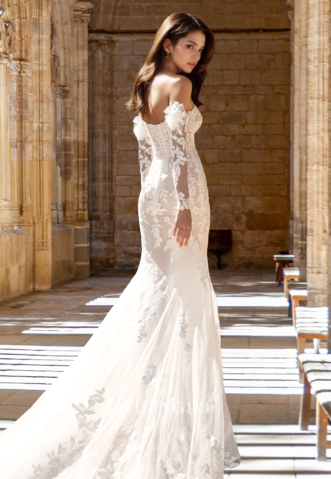 Romantic Sweetheart Long Sleeves Mermaid Floral Lace Beach Wedding Dress with Appliques