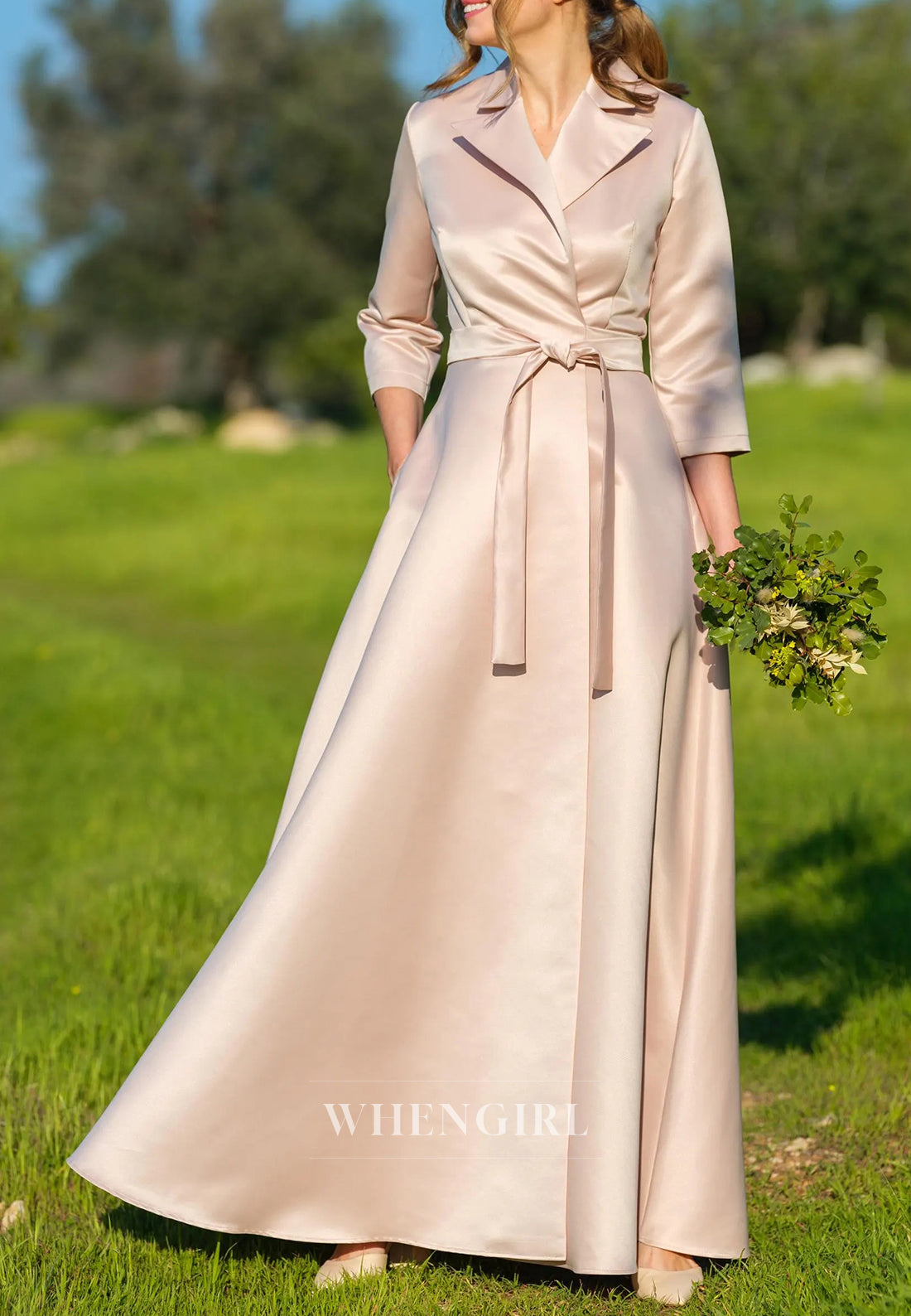 Champagne A-Line V Neck 3/4 Sleeves Satin Mother og the Bride Dress
