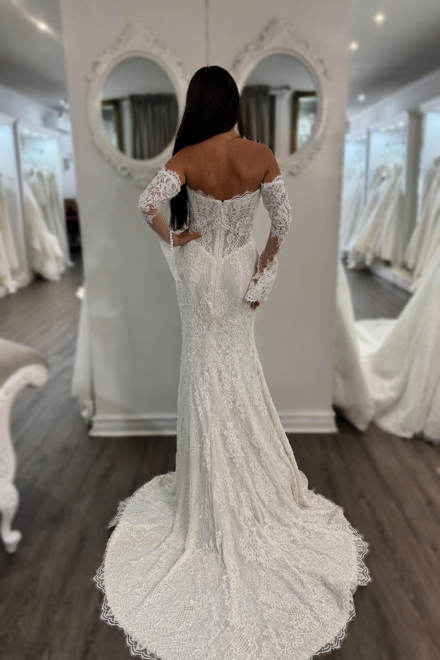 Trumpet Lace Scoop Neck Appliques Sweep Train Wedding Dress