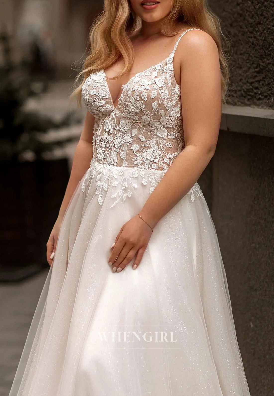 A-Line Court Train Sweetheart Tulle Wedding Dress with Lace Appliqued