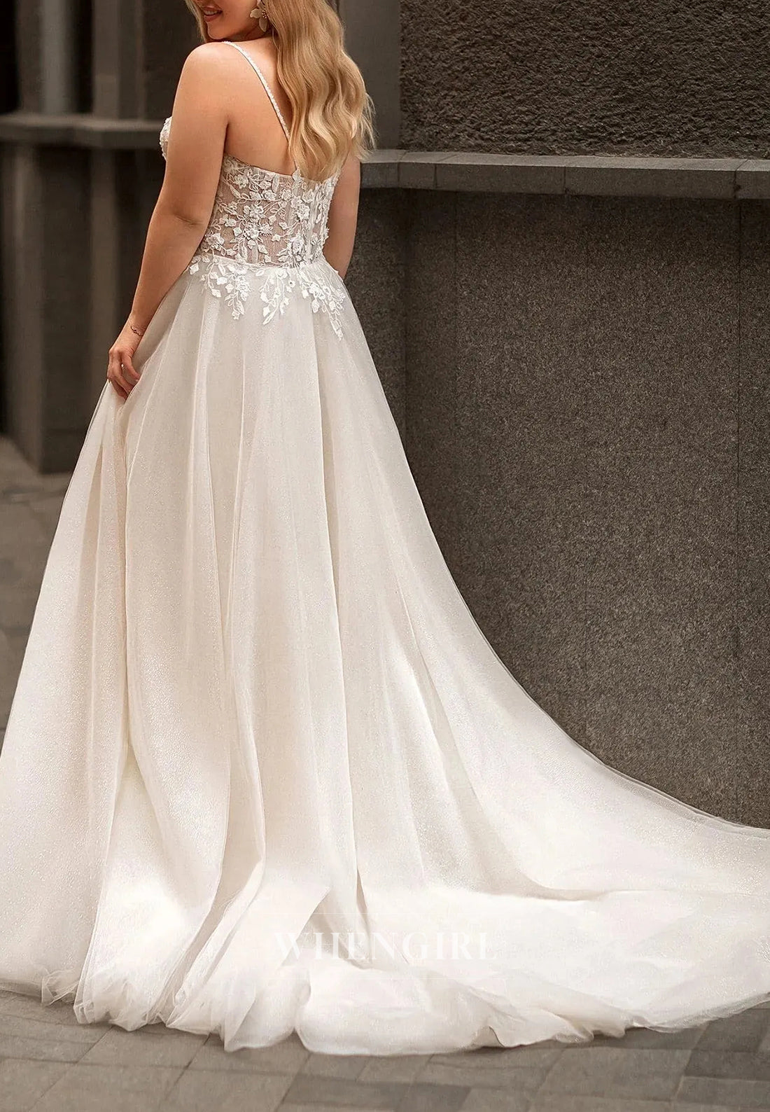 A-Line Court Train Sweetheart Tulle Wedding Dress with Lace Appliqued