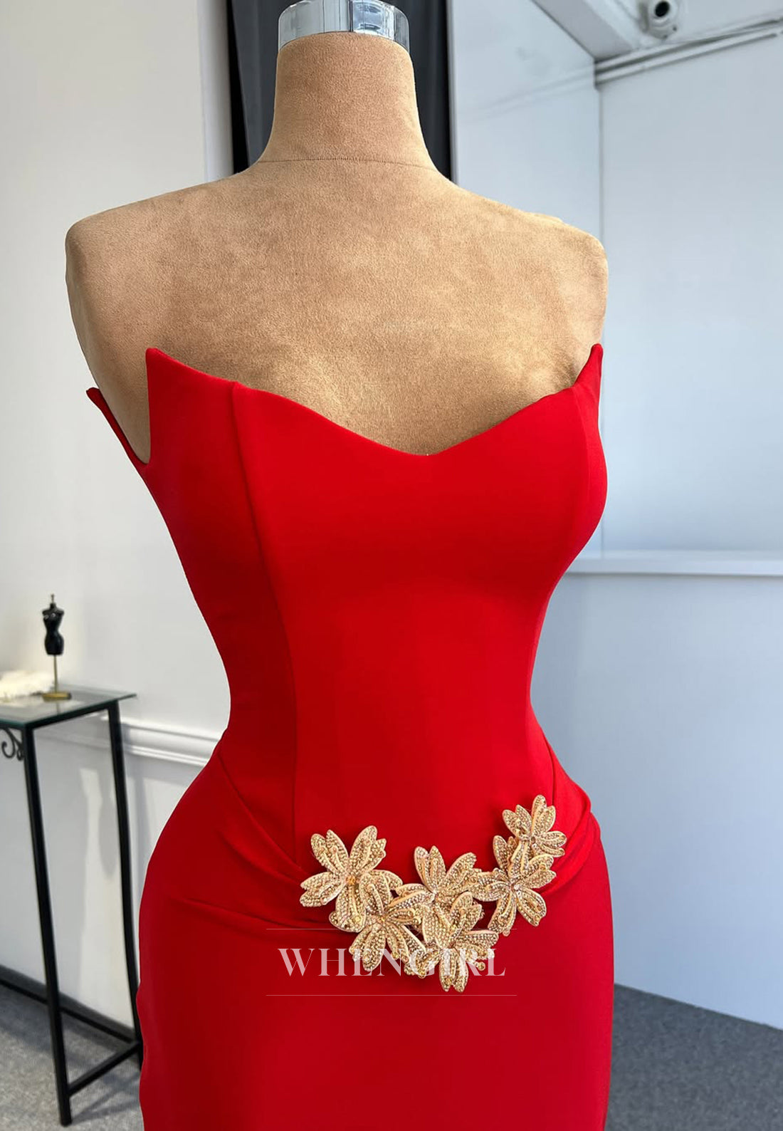 Classic Empire Waist Sweetheart Sleeveless Satin Formal Party Gown with Beaded Floral