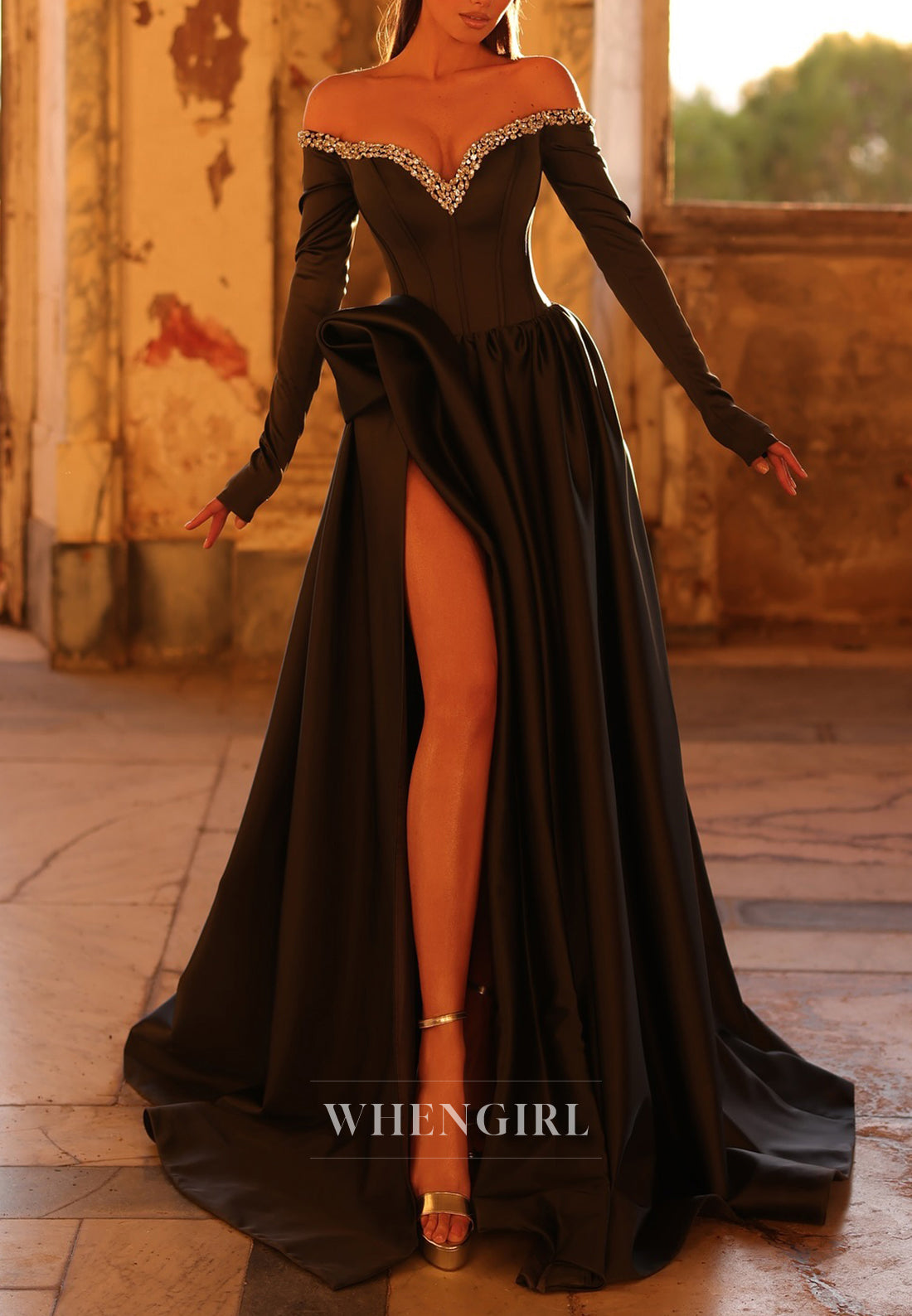 A-Line Satin Diamond V-Neck Black Pleated Formal Dress Side Slit Sweep Train Evening Gown