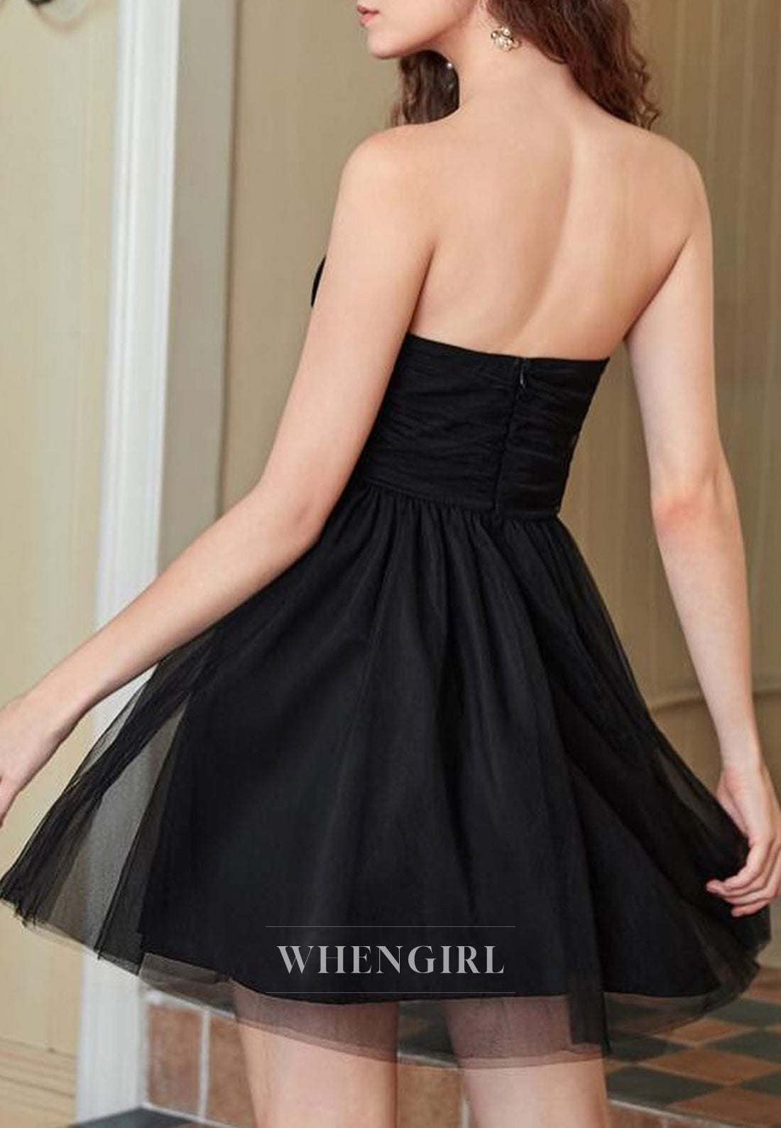 A-Line Sleeveless Strapless Tulle Short Homecoming Dress