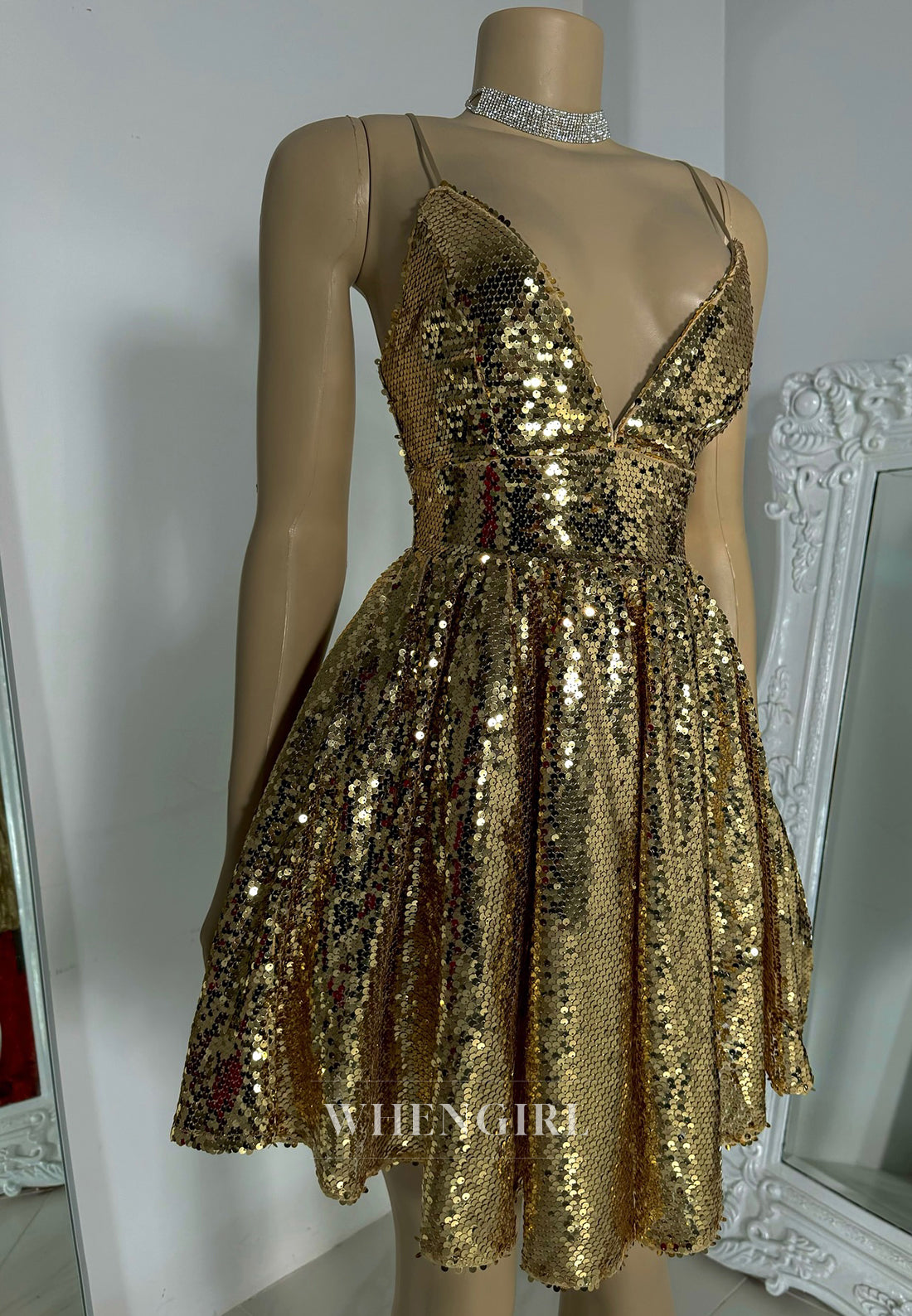 Gold V Neck Spaghetti Straps A-Line Sleeveless Cross Back Sequins Short Homecoming Dress