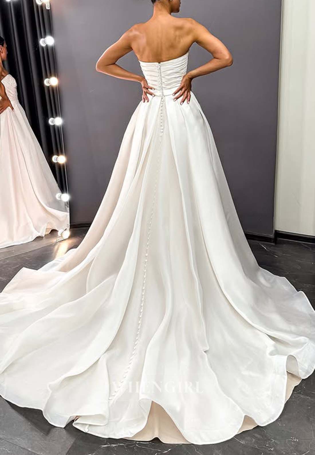 Sweetheart Sleeveless Pleated Appliqued A-Line Wedding Dress with Court Train