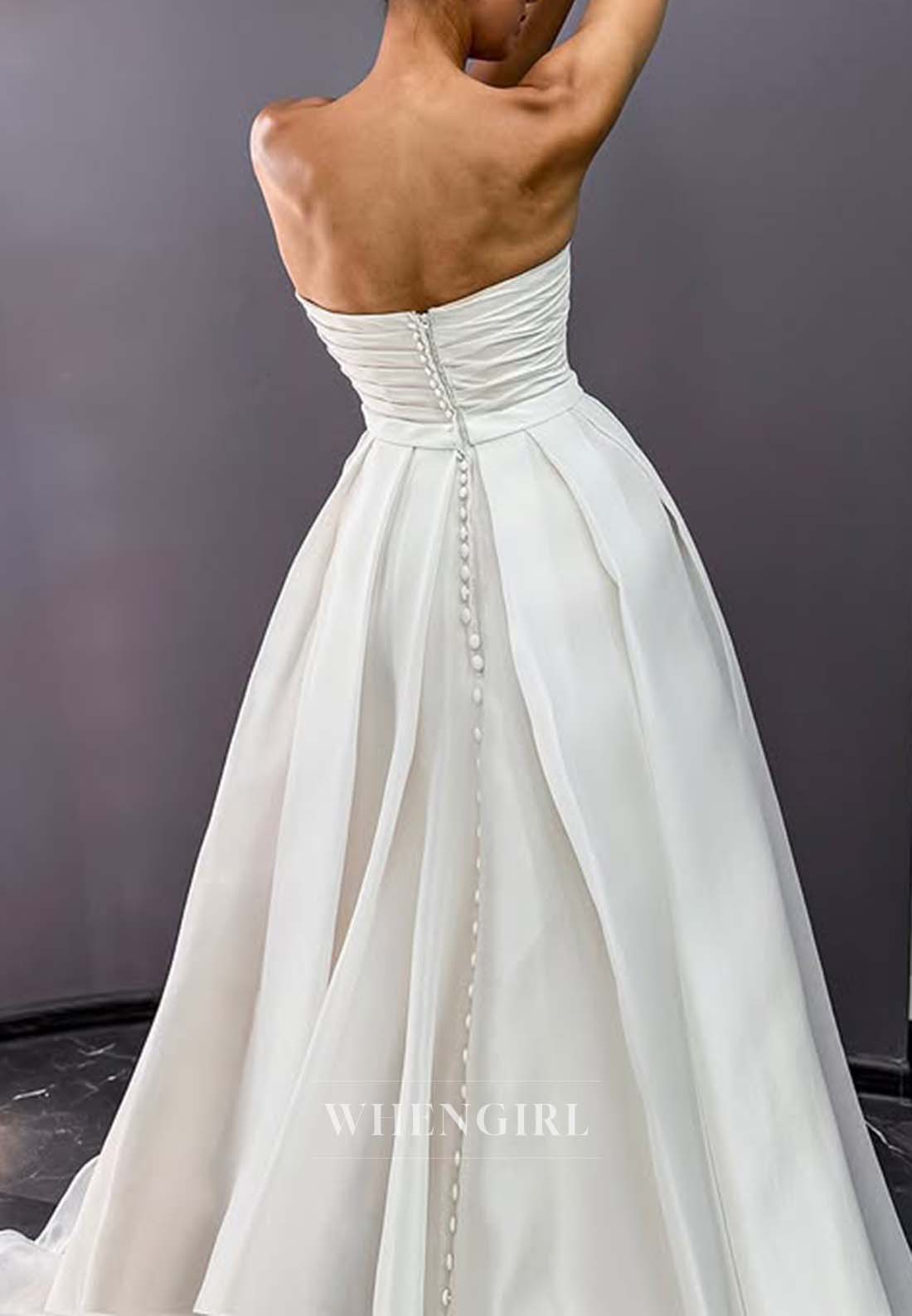 Sweetheart Sleeveless Pleated Appliqued A-Line Wedding Dress with Court Train