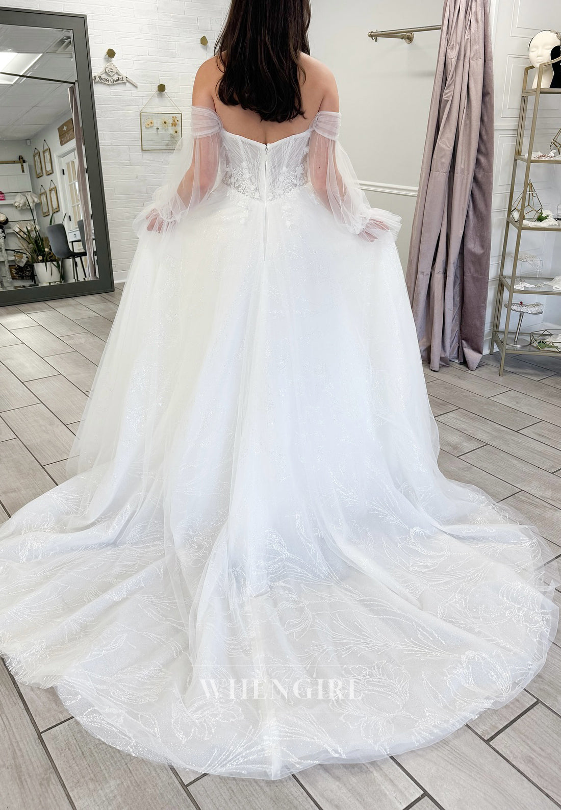 Sweetheart Appliqued Detachable Long Sleeves Back Zipper A-Line Wedding Dress with Court Train