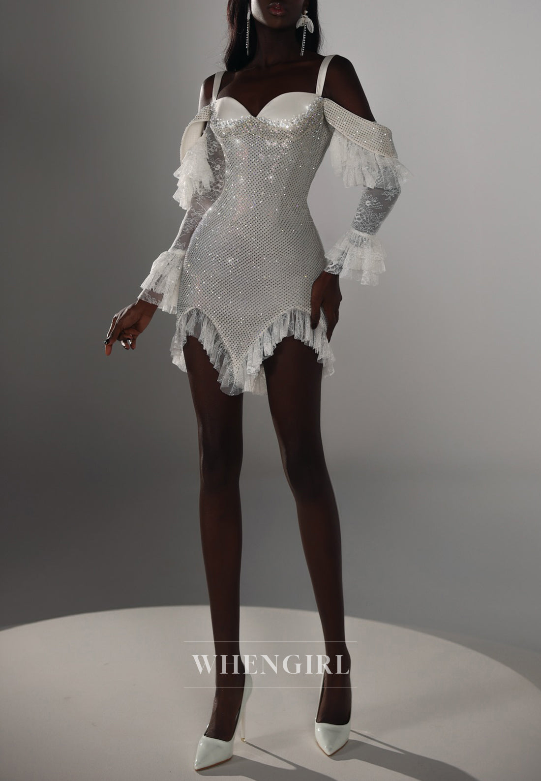 Sheath Sweetheart Embroidery Lace Long Sleeves Beaded Short Homecoming Dress