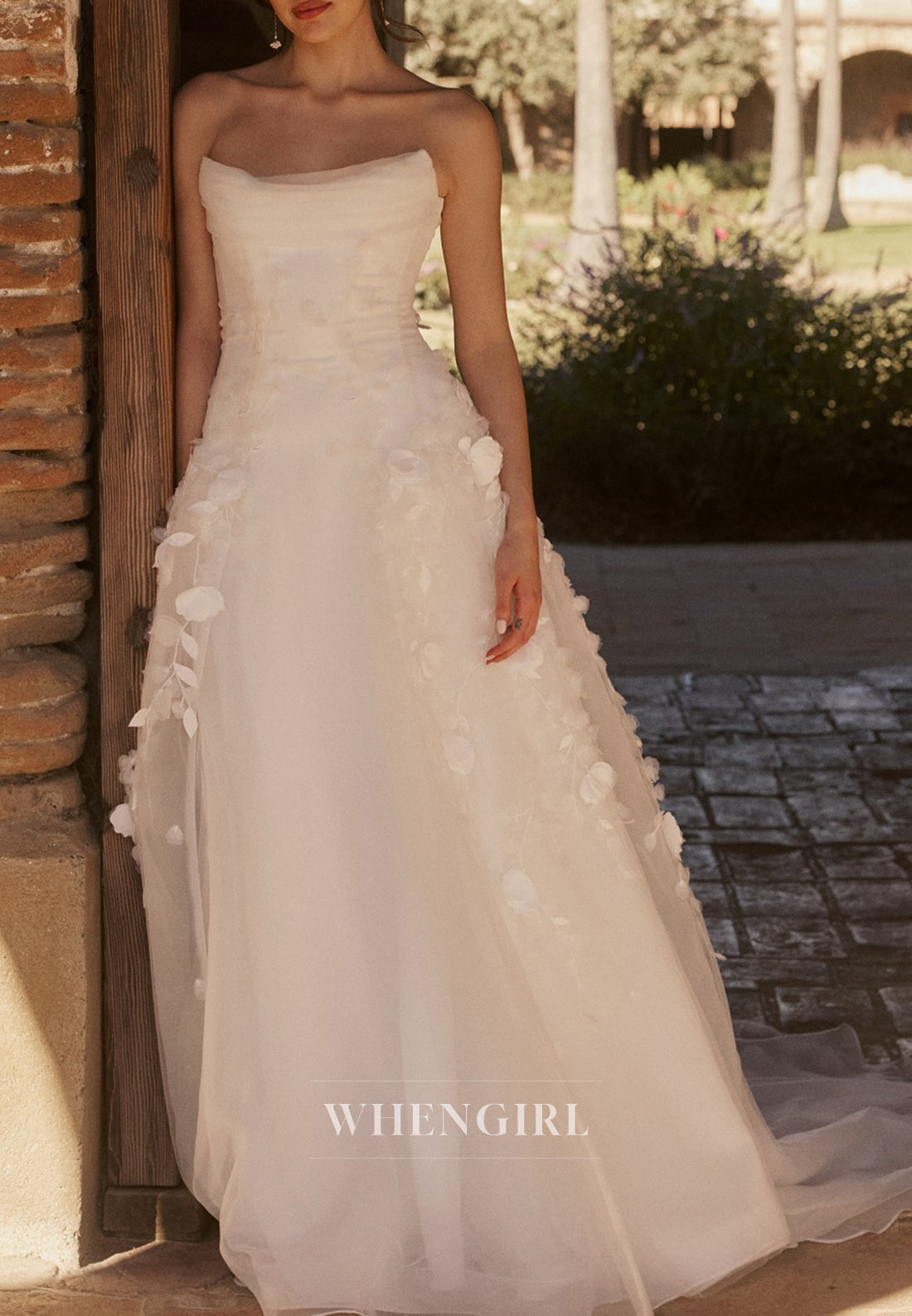 Strapless A-Line Back Zipper Appliqued Sleeveless Wedding Dress