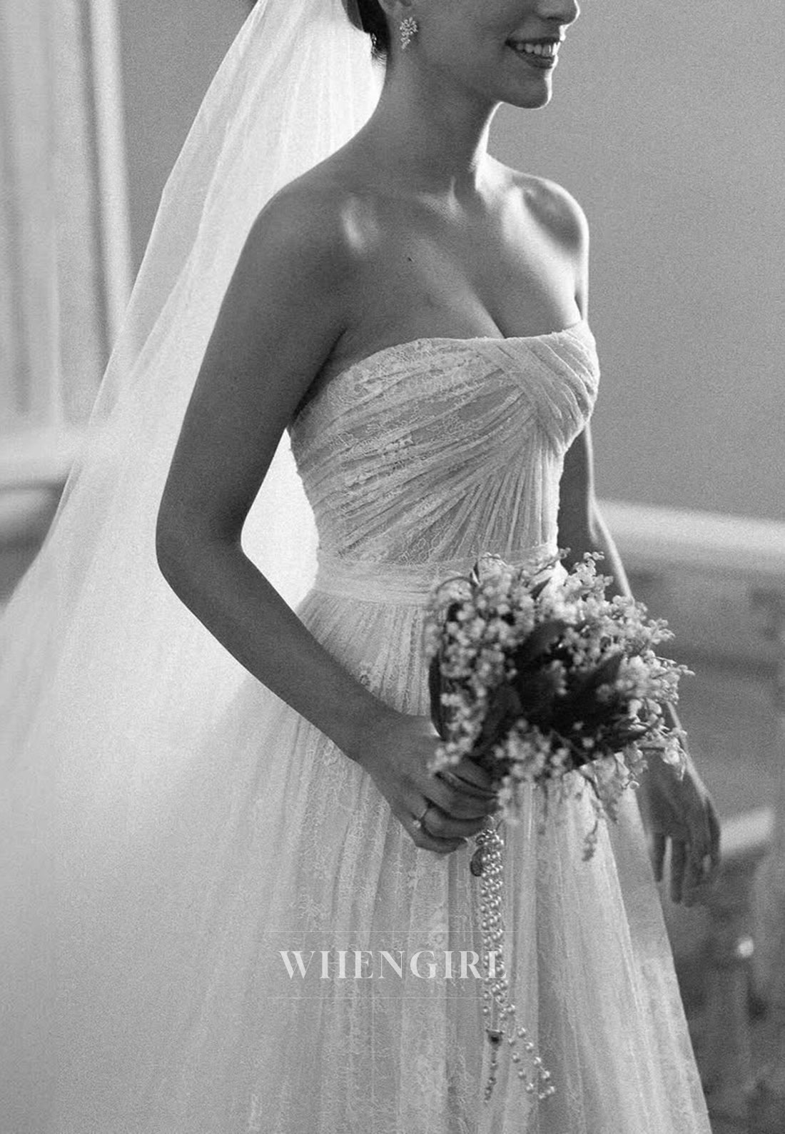 A-Line Sleveless Strapless Embroidery Lace Goffer Wedding Dress