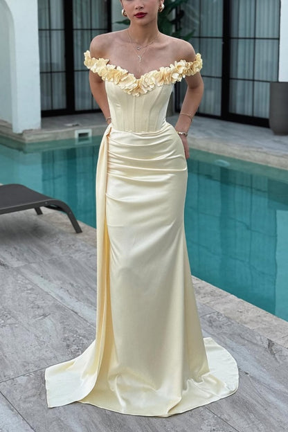 Elegant Yellow Sleeveless Prom Dress Slimming Train Pleated with Flower