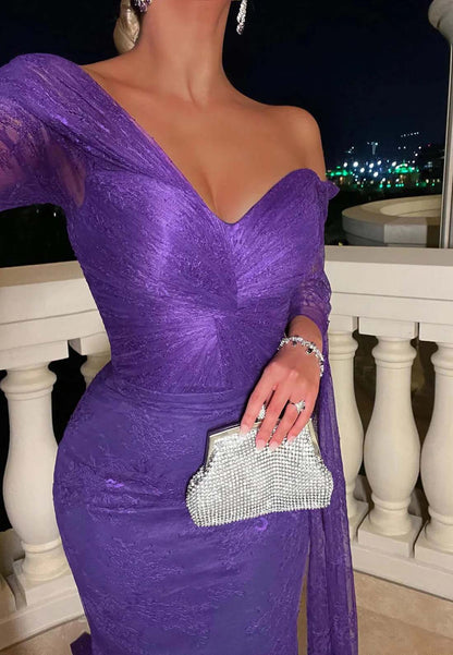 Regency Off Shoulder Sweetheart Formal Dress Long Sleeves Lace Court Train Evening Gown