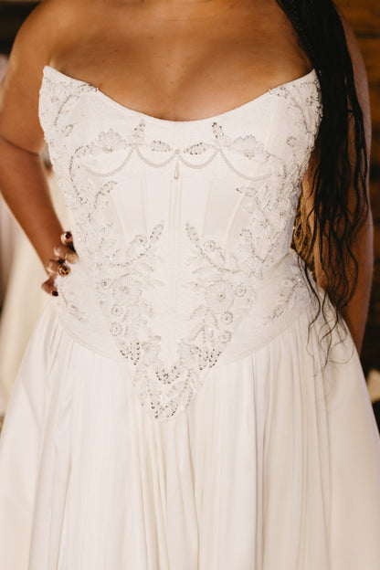 A-Line Scoop Neck Sleeveless Side Slit Lace up Wedding Dress