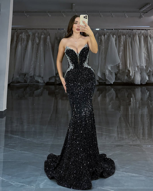 Sexy Sleeveless Black Mermaid Strapless Rhinestone Prom Dress