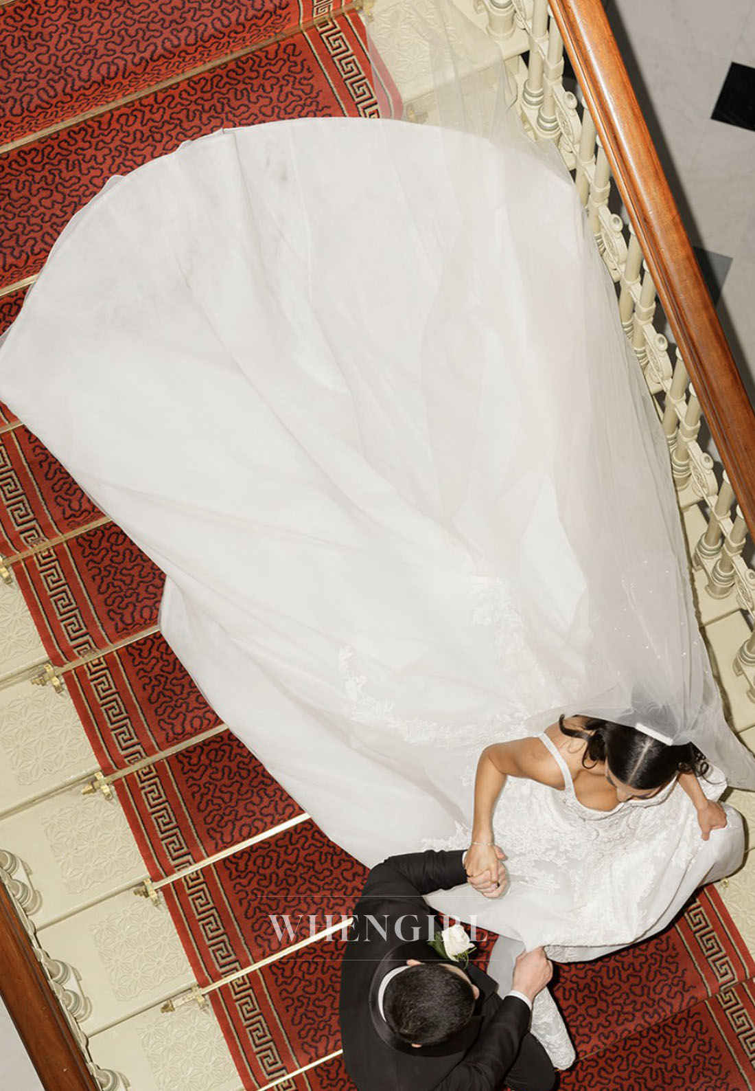 Sccop Neck Sleeveless Beaded Lace Ball Gown Wedding Dress