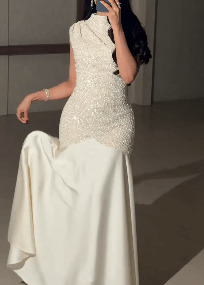 Elegant Sleeveless Formal Gown with Sparkling Beaded Bodice