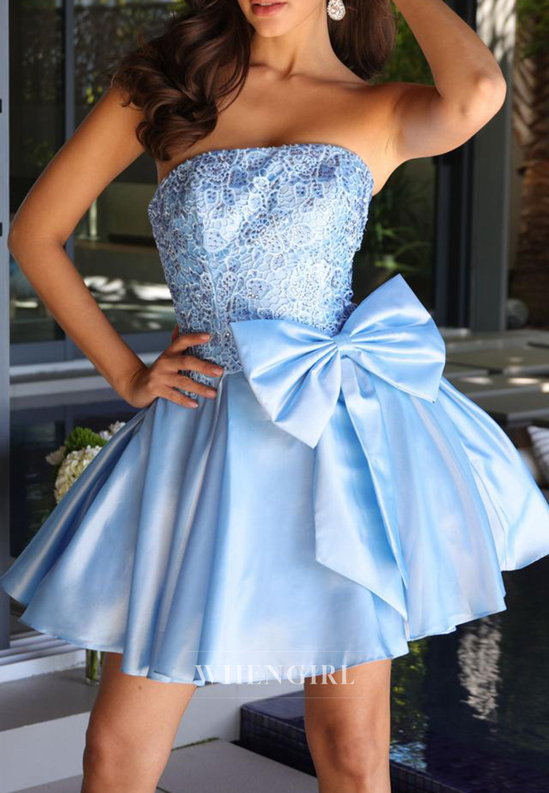 A-Line Tube Top Bowknot Sleeveless Beaded Short Homecoming Dress