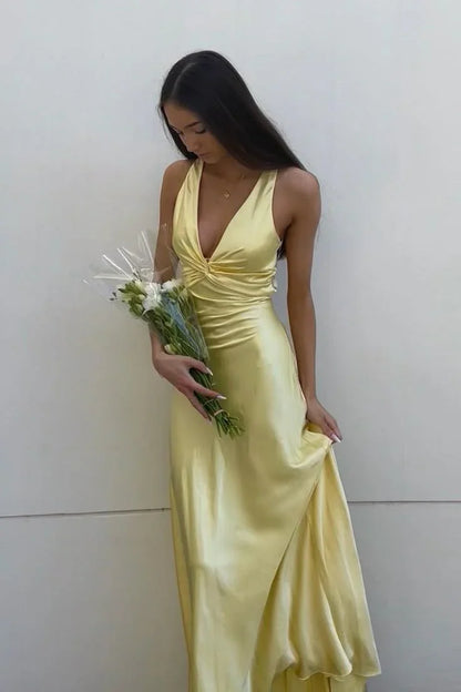 Elegant Meriamd Satin V Neck Prom Dress with Ruched Bodice