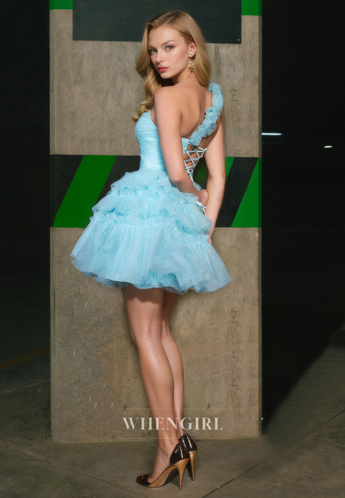 A-Line Strapless Straps Sleeveless Tulle Tiered Pleated Lace Up Homecoming Dress