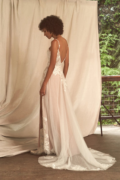 A-Line Appliqued V Back Sleeveless Wedding Dress