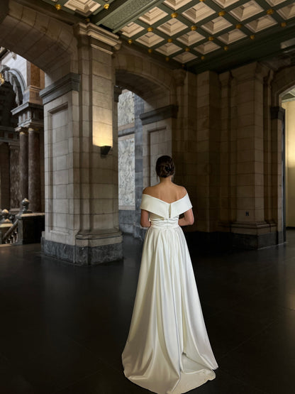 Mermaid Off Shoulder Simple Wedding Dress with Detachable Train