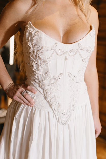 A-Line Scoop Neck Sleeveless Side Slit Lace up Wedding Dress