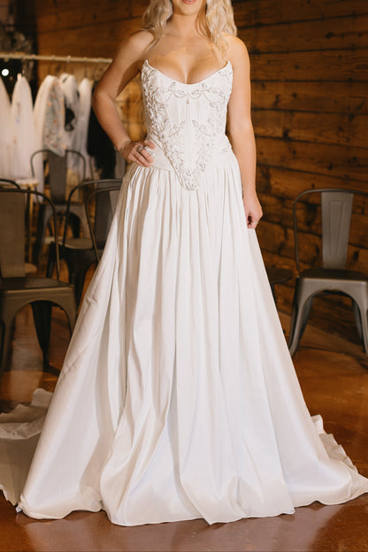 A-Line Scoop Neck Sleeveless Side Slit Lace up Wedding Dress