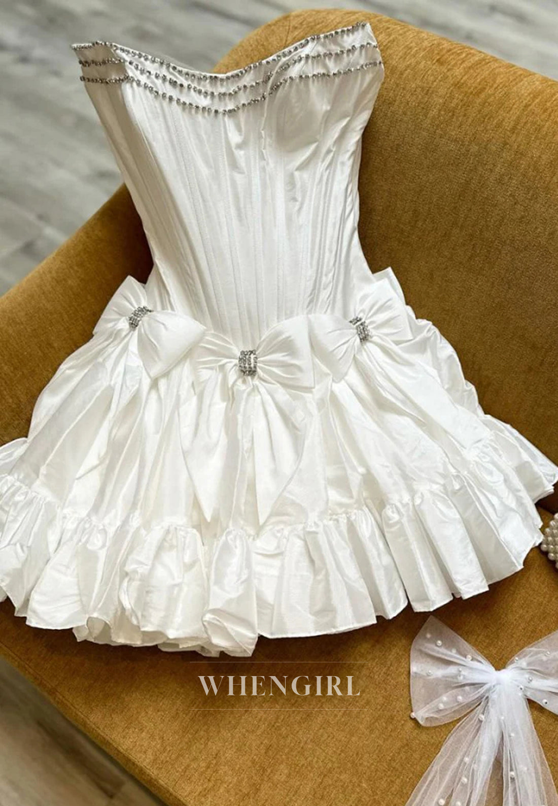 A-Line Sleeveless Beads Strapless Bowknot Homecoming Dress