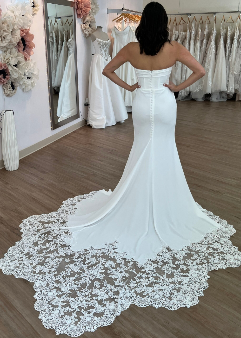 Strapless Sweetheart Sweetheart Pleated Wedding Dress