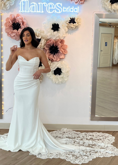 Strapless Sweetheart Sweetheart Pleated Wedding Dress