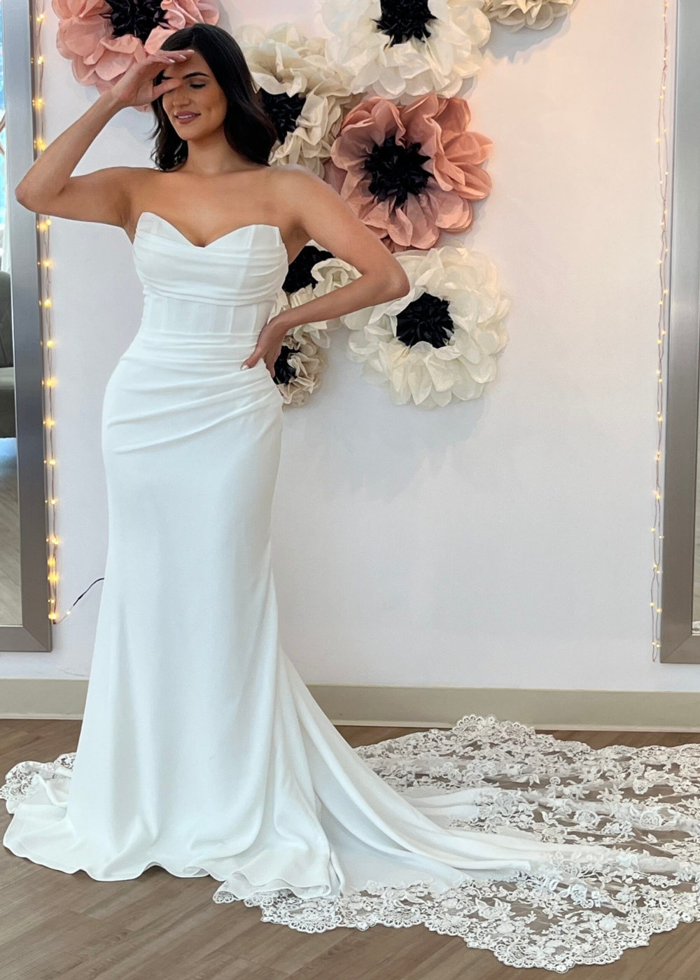 Strapless Sweetheart Sweetheart Pleated Wedding Dress