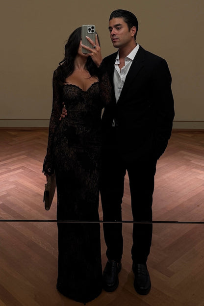 Chic Mermaid Sweetheart Black Lace Long Prom Dress with Long Sleeves