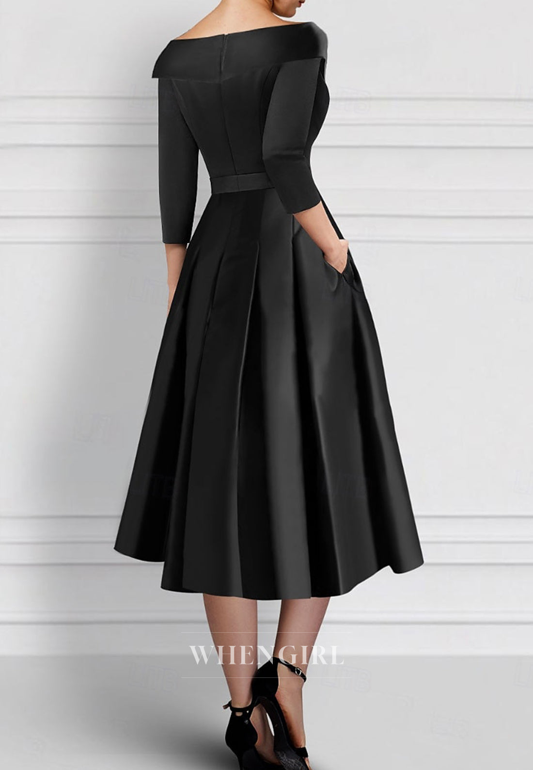 Black A-Line Pleated Embroidery Half Sleeves V Neck Mother of the Bride Dress