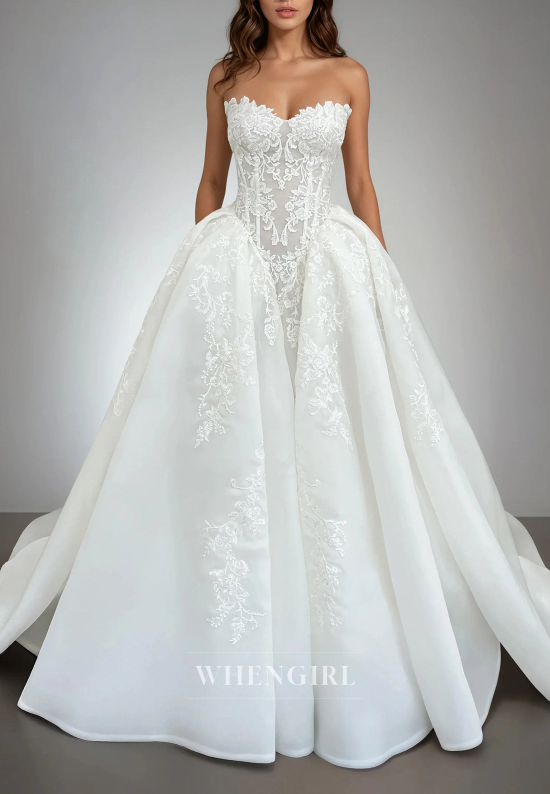 Ball Gown Sweetheart Sleeveless Beaded Appliqued Lace Wedding Dress with Court Train