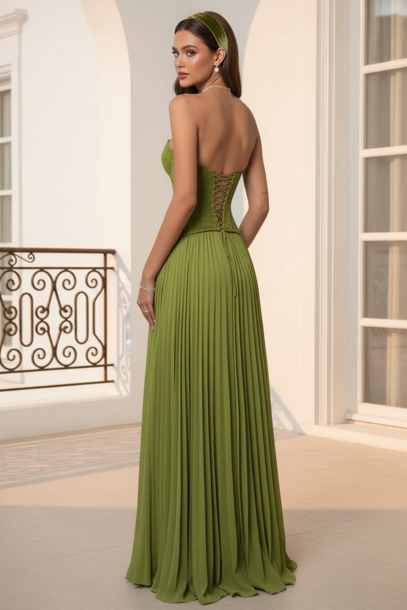 Romantic A Line Halter Neck Green Corset Prom Dress with Lace Ruffles