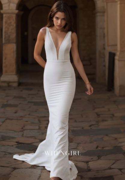 Deep V-Neck Sleeveless Mermaid Wedding Dress Spaghetti Straps Bridal Dress with Sweep Train