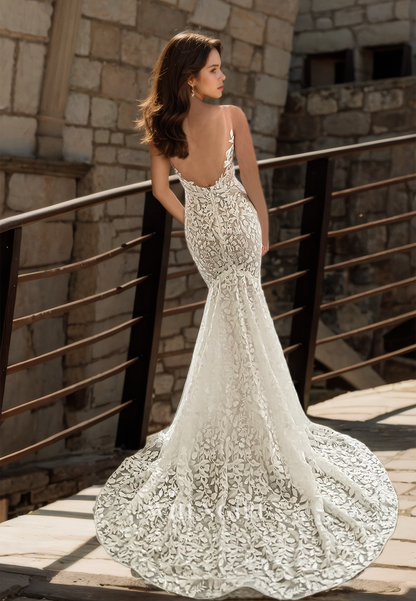 V-Neck Sleeveless Mermaid Wedding Dress Spaghetti Straps Lace Appliques Bridal Dress with Train