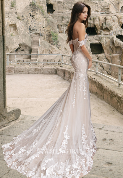 Luxurious Sweetheart Mermaid Stripe Lace Appliques Wedding Dress Bridal Gown with Train