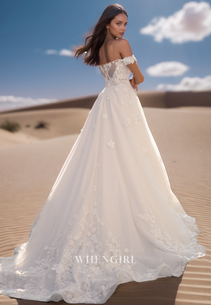 Distinctive Long Sleeves Sweetheart A-Line Appliques Lace Beach Wedding Gown with Beads