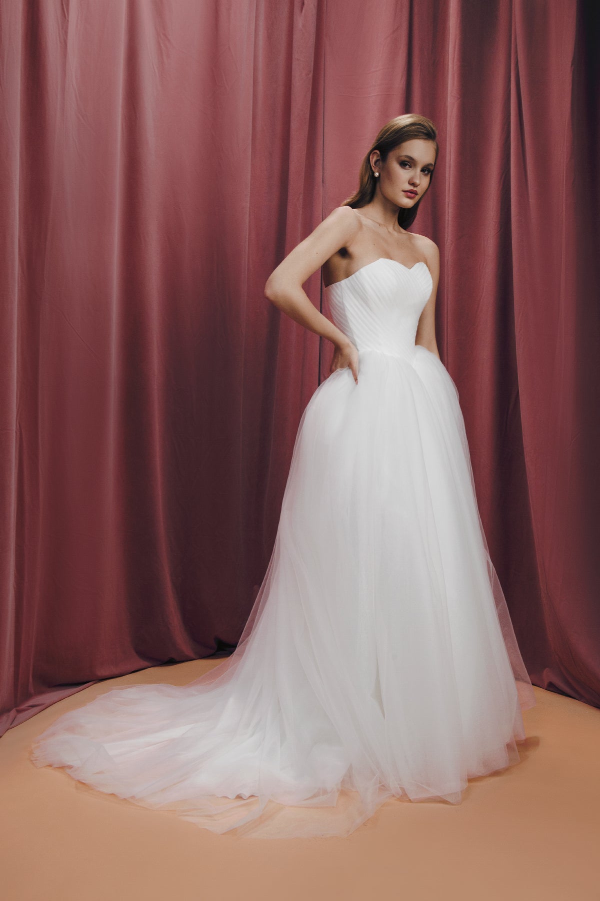 Sweetheart Wedding Dress with Flowing Tulle Skirt