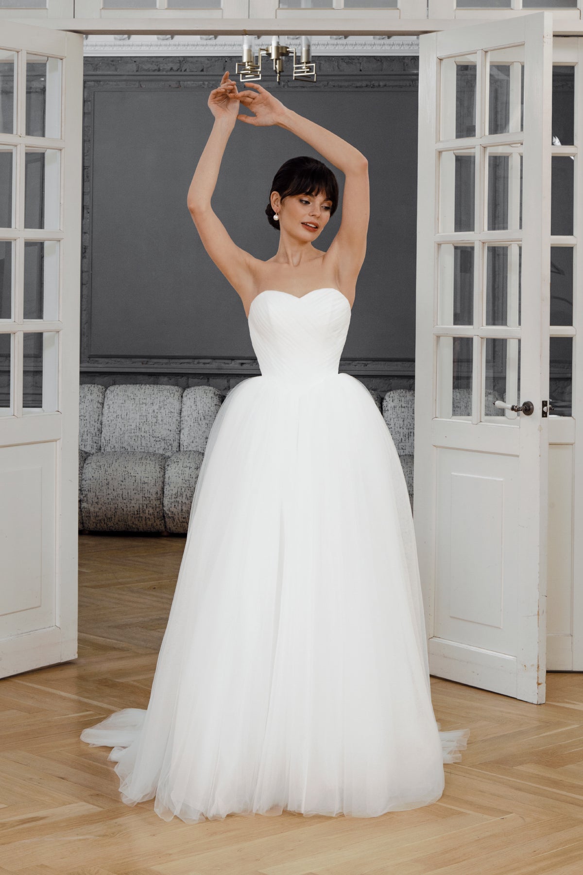 Sweetheart Wedding Dress with Flowing Tulle Skirt