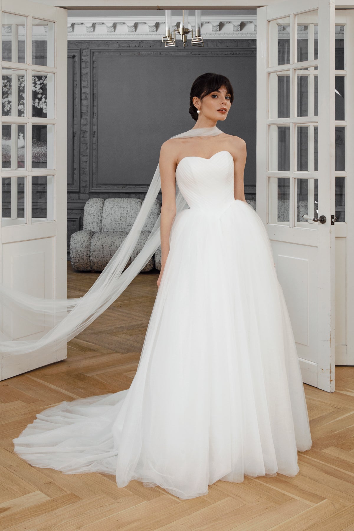 Sweetheart Wedding Dress with Flowing Tulle Skirt