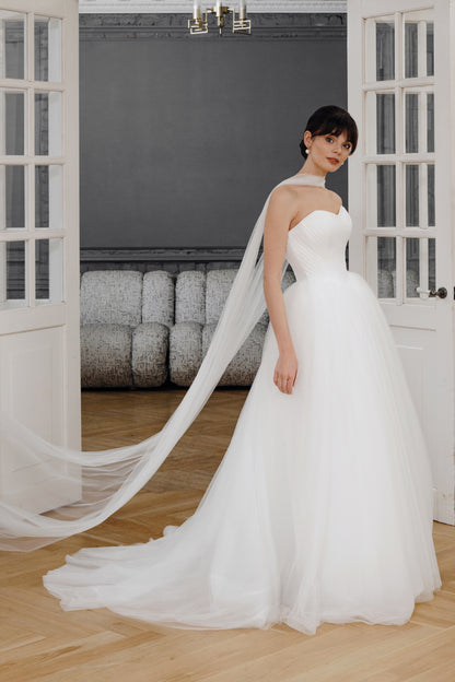Sweetheart Wedding Dress with Flowing Tulle Skirt